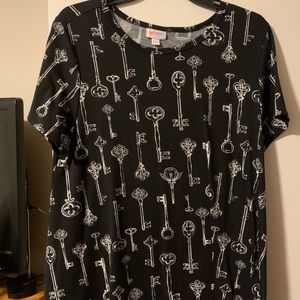 Lularoe Melissa Skeleton Key Print Top
